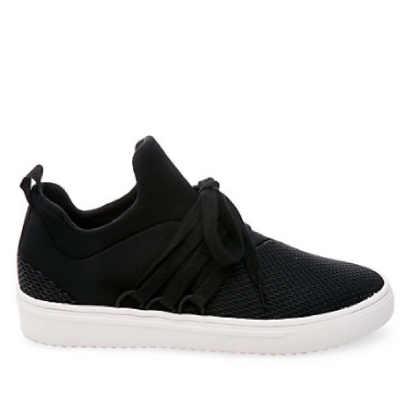 Steve Madden Shoes - Steve Madden Lancer sneakers